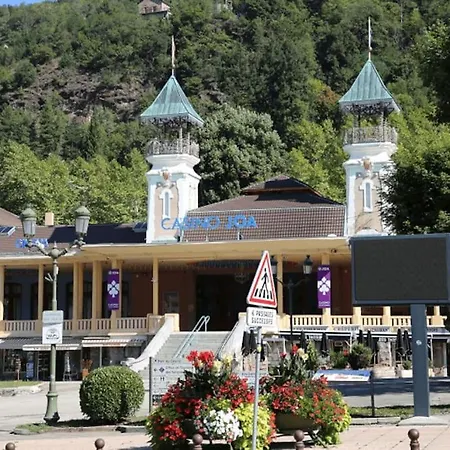 Idealement Situe A Ax Les Thermes